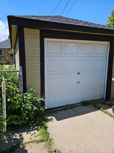 3026 15 St, Milwaukee WI 53215-3715 exterior