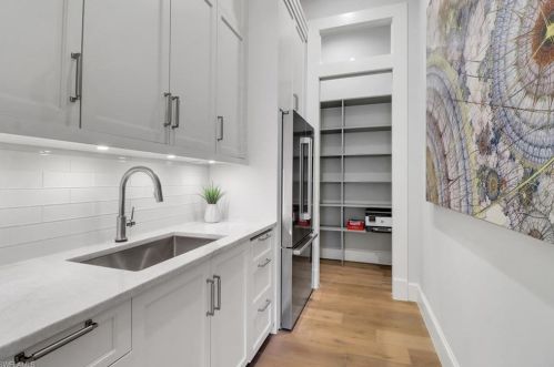 636 Portside Dr, Naples FL  34103-4119 exterior