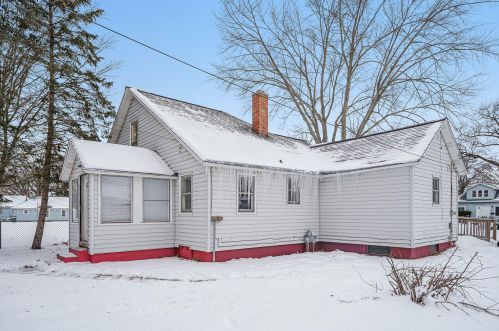 497 Mclaughlin Ave, Meskegon MI 49442-3970 exterior