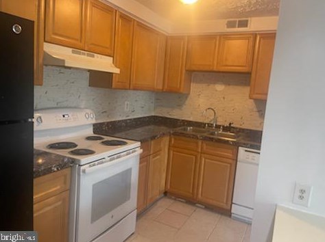 8357 Claremont Woods Dr, Alexandria VA 22309-1898 exterior