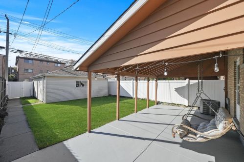 6625 64 St, Chicago IL 60638-4915 exterior