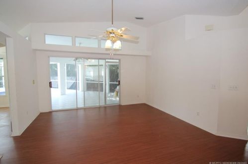 182 Carter Ave, Fort Pierce FL 34983-2901 exterior