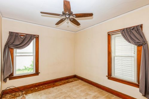 1029 57, Milwaukee WI 53214-3307 exterior