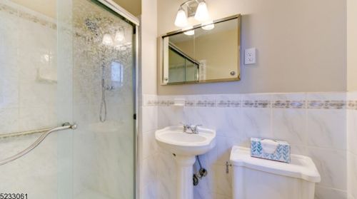 454 Stony Brk Dr, Bridgewater NJ 08807-1988 exterior