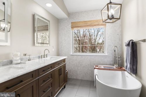 3809 Elbert Ave, Alexandria VA 22305-2042 exterior