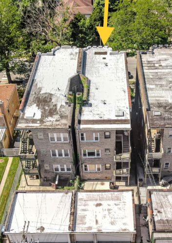 7951 Yates Blvd, Chicago IL  60617-1102 exterior