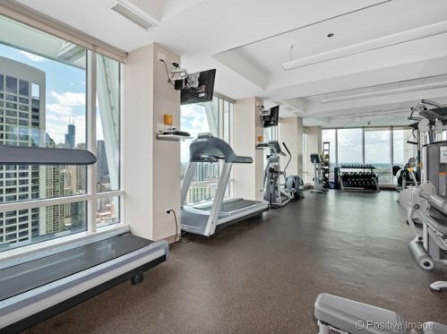 50 Chestnut St, Chicago IL  60611-2093 exterior