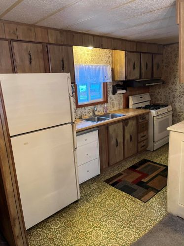 1120 37th St, Allegan MI 49010-8308 exterior