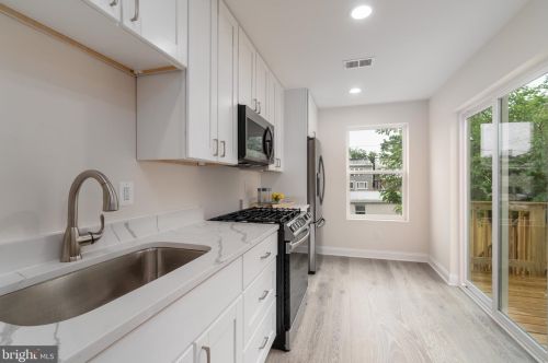 624 Kenyon St, Washington DC  20010-2910 exterior