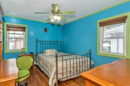 797 Corona Ave, Valley Stream NY 11580-4348 exterior