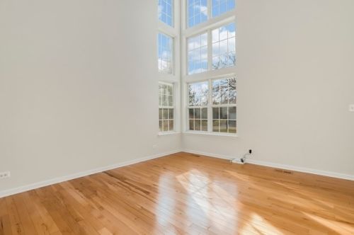 1715 Vlg Ct, Bull Valley IL 60014-2010 exterior