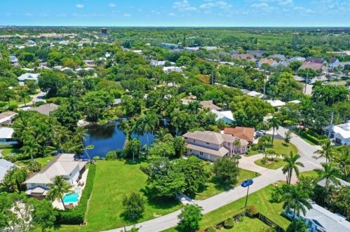 1245 8th Ter, Naples FL 34102-5411 exterior