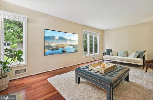 2001 Dundee Rd, Rockville MD 20850-3046 exterior