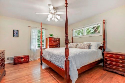 4815 Merlendale Ct, Atlanta GA 30327-3318 exterior