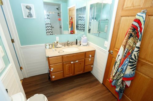 3237 Booth St, Milwaukee WI 53212-2135 exterior