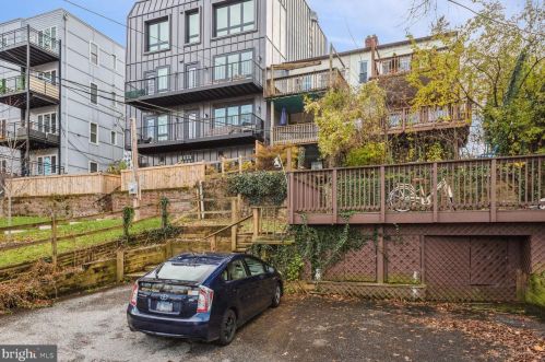 4001 Davis Pl, Washington DC  20007-1237 exterior