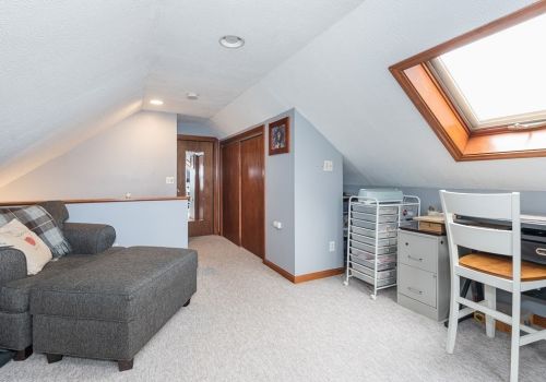 200 Island Pond Rd, Springfield MA 01118-1034 exterior