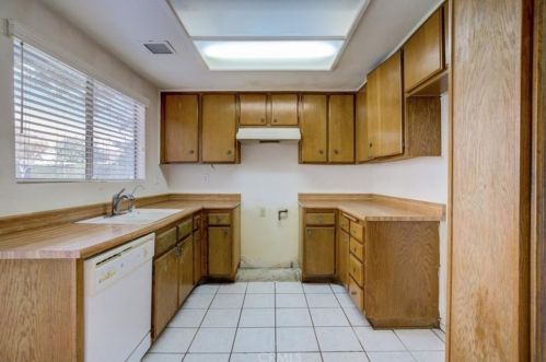 5221 Perkins Rd, Oxnard CA 93033-8358 exterior