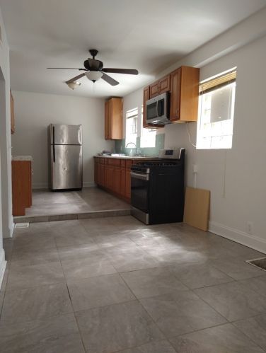 6149 Giddings St, Chicago IL 60630-2931 exterior