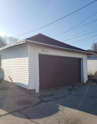 3870 22 St, Milwaukee WI 53206-1460 exterior