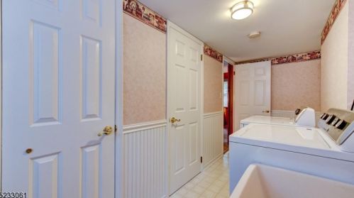 454 Stony Brk Dr, Bridgewater NJ 08807-1988 exterior