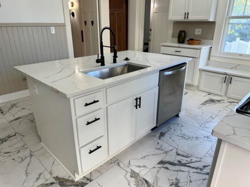 3225 Hackett Ave, Milwaukee WI 53211-3140 exterior