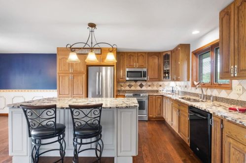 6127 Erb Rd, Saint Louis MO 63129-4505 exterior