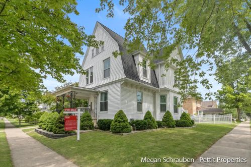 255 Lincoln St, Portland, MI 48875-1426