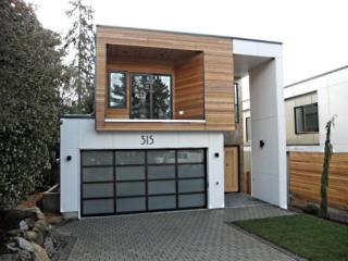 315 90th St, Seattle, WA 98115-2946