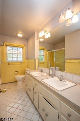 69 Shore Trl, Sparta NJ  07871-1714 exterior