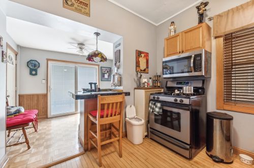 2612 Agatite Ave, Chicago IL 60625-7076 exterior