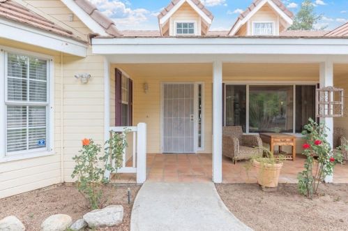 38325 De Portola Rd, Temecula CA 92592-8984 exterior