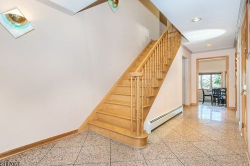 92 Hamilton Trl, Paterson, NJ 07512-2179