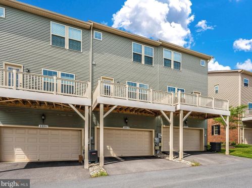 22213 Broadway Ave, Clarksburg MD 20871-3430 exterior