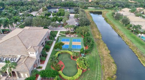 7096 Corning Cir, Boynton Beach FL 33437-3986 exterior