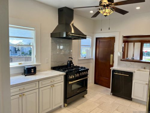 936 Adella Ave, San Diego CA  92118-2621 exterior