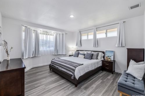 1490 Ala Leleu St, Honolulu HI  96818-1515 exterior