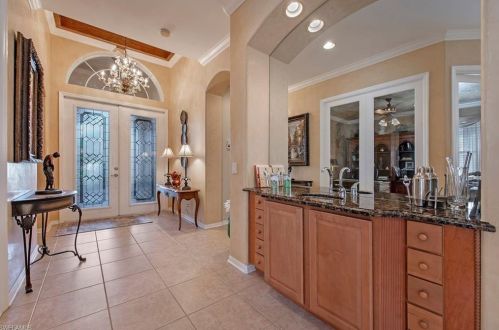 5616 Lago Villaggio Way, Naples FL 34104-5739 exterior