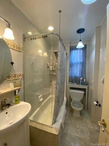 2922 Barnes Ave, Bronx NY  10467-8519 exterior