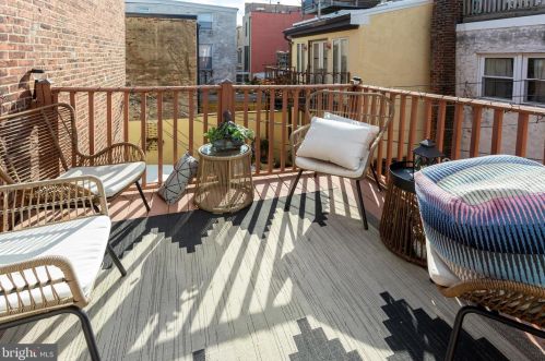 836 Bainbridge St, Philadelphia PA 19146-1430 exterior