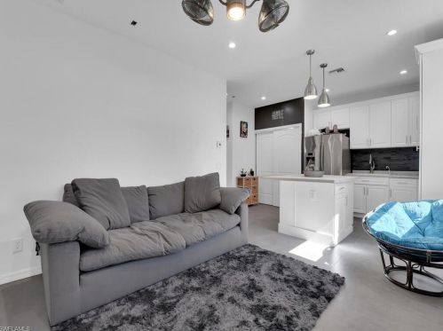 5840 Copper Leaf Ln, Naples FL 34116-6716 exterior