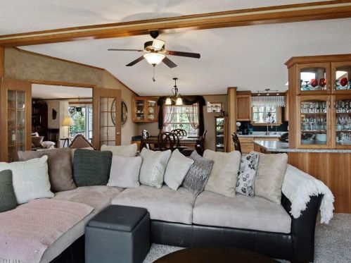 118 Monroe St, Augusta WI  54722-9137 exterior