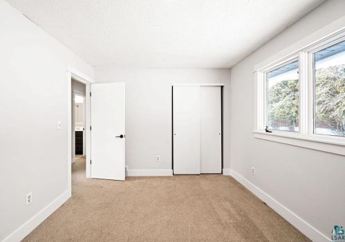 829 Cherie Ln, Duluth MN 55803-2182 exterior