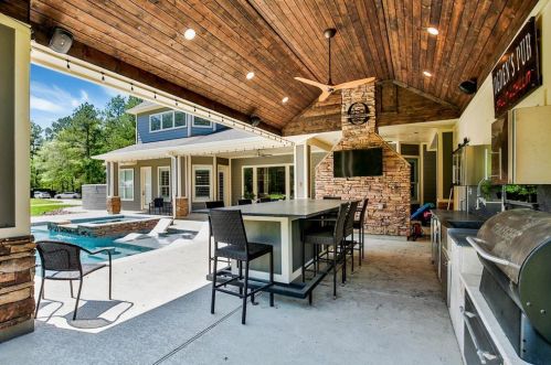 3315 Spg Br Rd, Montgomery TX 77316-2503 exterior