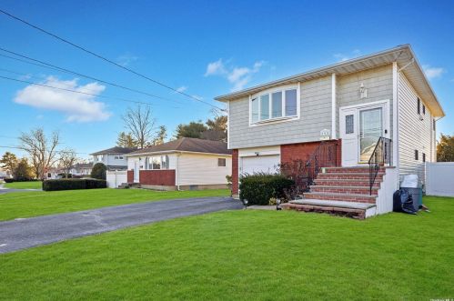 164 Belmont Ave, Babylon NY  11704-5229 exterior