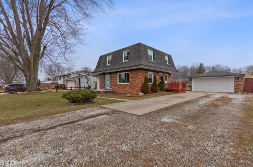 48186 Mdw Ln, New Baltimore MI 48051-2951 exterior