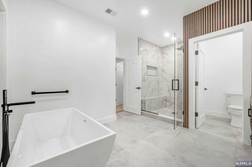 22 Lois Ave, Demarest NJ  07627-2220 exterior