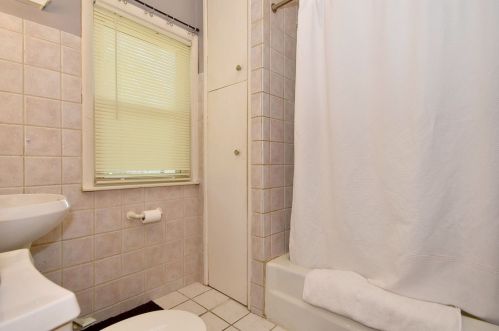 140 Evergreen, Elmhurst IL 60126-2610 exterior