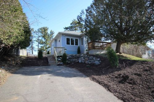 135 Faribault St, Duluth MN 55803-1727 exterior