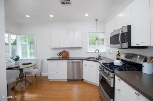 1242 Edgemont Ave, Phoenix AZ 85035-1735 exterior